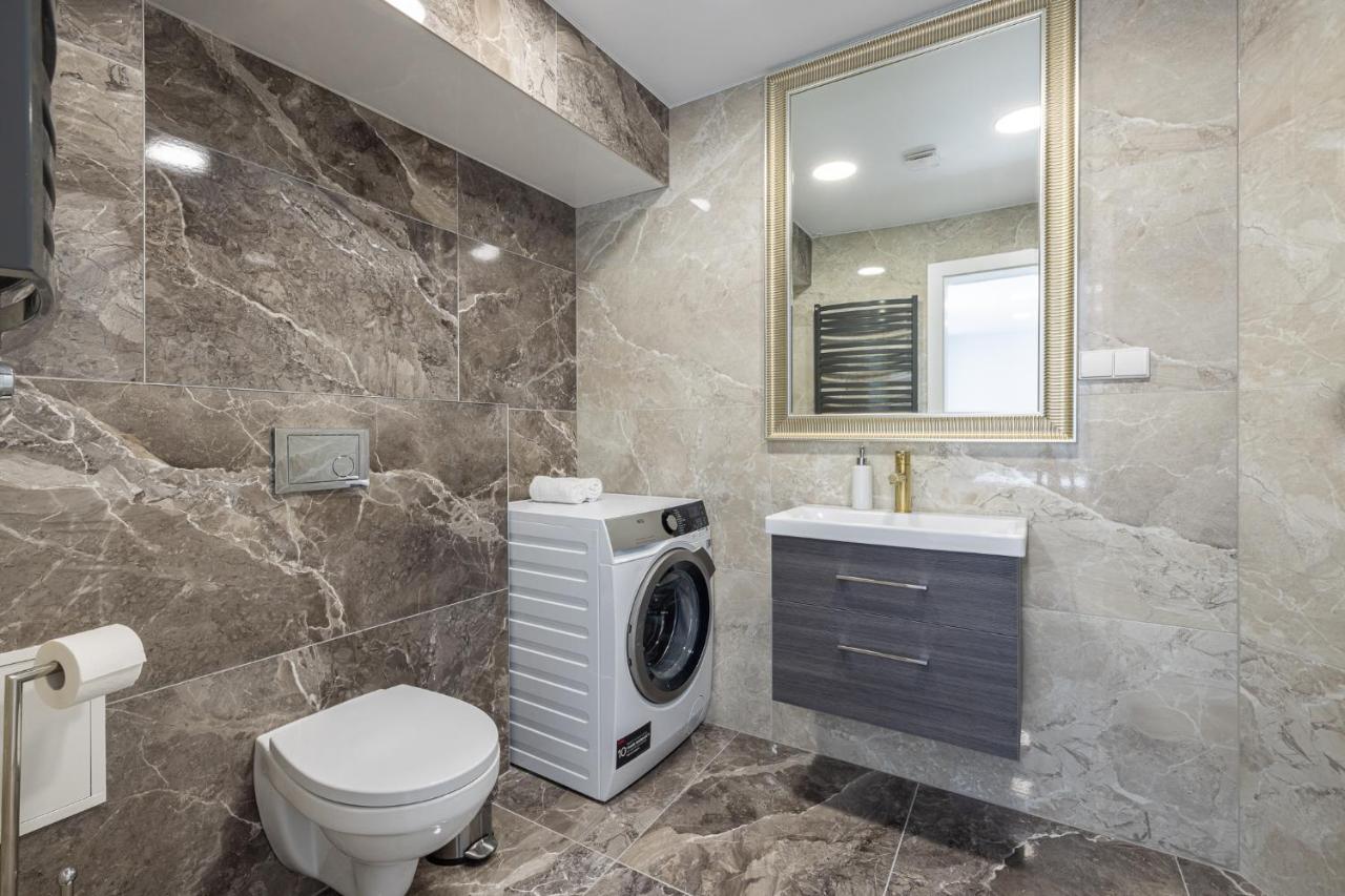 Dharma Stay Apartamentai Su Terasa Ir Vaizdu I Miesta Telšiai Exteriör bild
