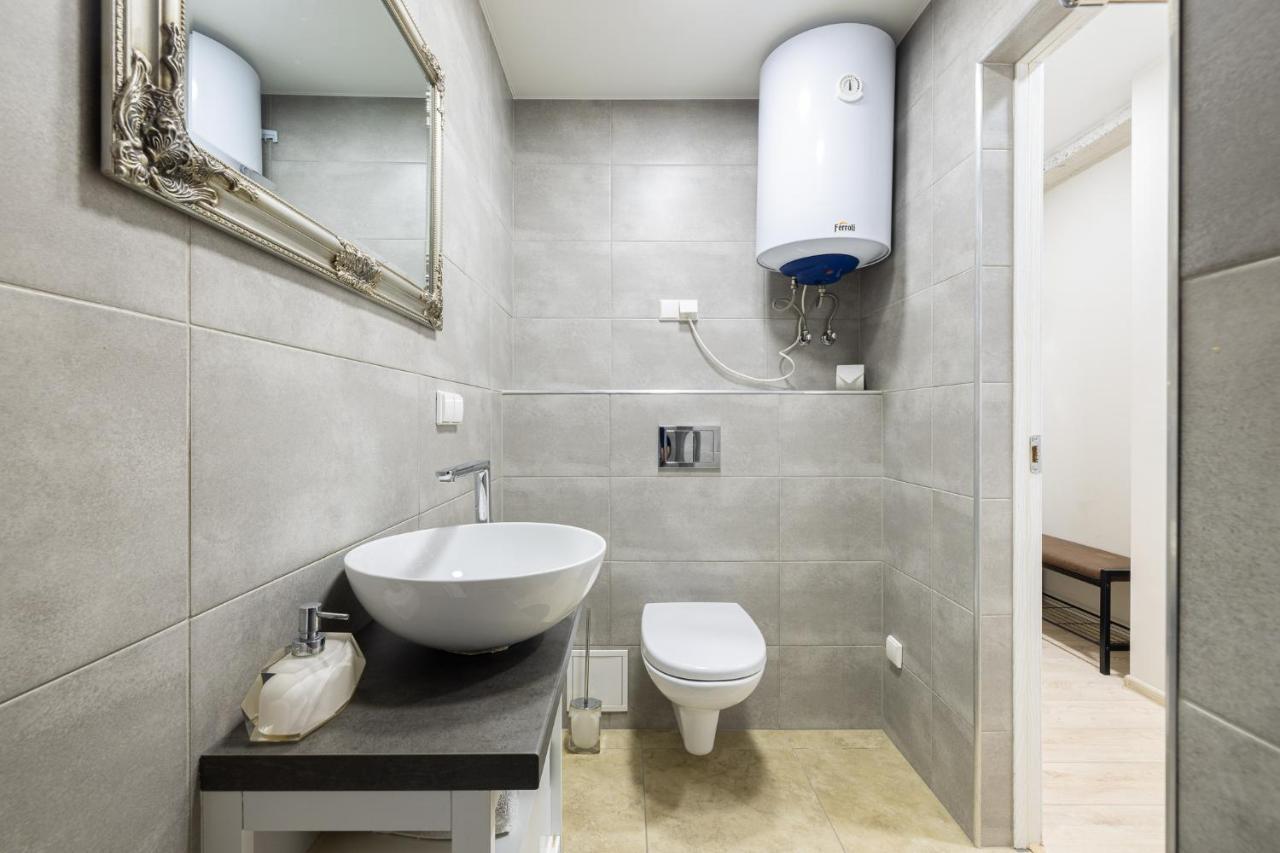 Dharma Stay Apartamentai Su Terasa Ir Vaizdu I Miesta Telšiai Exteriör bild